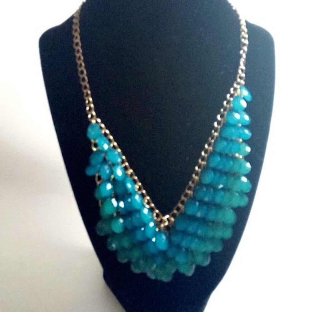 Pre-Loved Gold-Tone Aqua Blue And Green Ombre Fashion Jewelry Necklace 20"